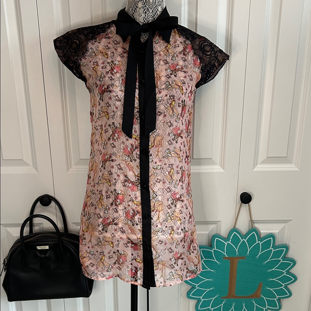 Peachy Pink Shear Disney Sewing Machine/Dress Form print w/black lace & bow tie